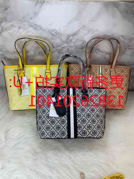2021 new tb striped old flower portable small tote bag women's single shoulder diagonal cross vegetable basket shopping
2021 new tb striped old flower portable small tote bag women's single shoulder diagonal cross vegetable basket shopping