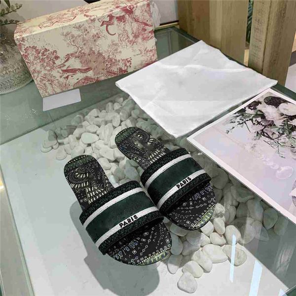 new paris fashion womens slipper summer sandals beach slide slippers ladies flip flops loafers embroidered floral slippers with box eu35-42, Black
new paris fashion womens slipper summer sandals beach slide slippers ladies flip flops loafers embroidered floral slippers with box eu35-42, Black