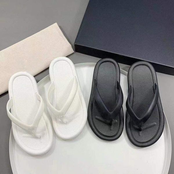 slippers 2021 summer fashion beach bathroom flat comfortable size 35-41 high-quality women's shoes, Black
slippers 2021 summer fashion beach bathroom flat comfortable size 35-41 high-quality women's shoes, Black