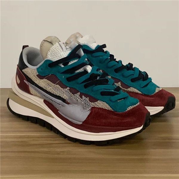 sacai waffle shoes ldv black white green blue red men women run sports sneakers with original box
sacai waffle shoes ldv black white green blue red men women run sports sneakers with original box