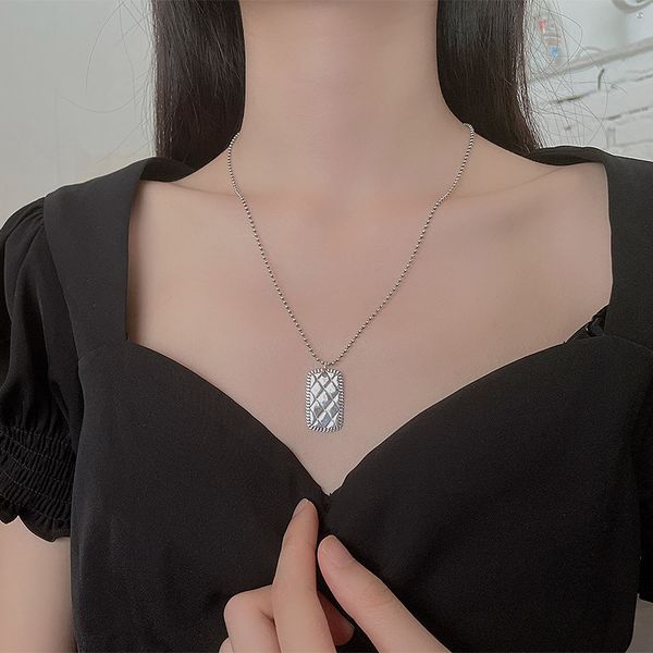 chaosheng s925 sterling silver simple and generous diamond square brand necklace fashion korean version versatile chaoren collarbone chain
chaosheng s925 sterling silver simple and generous diamond square brand necklace fashion korean version versatile chaoren collarbone chain