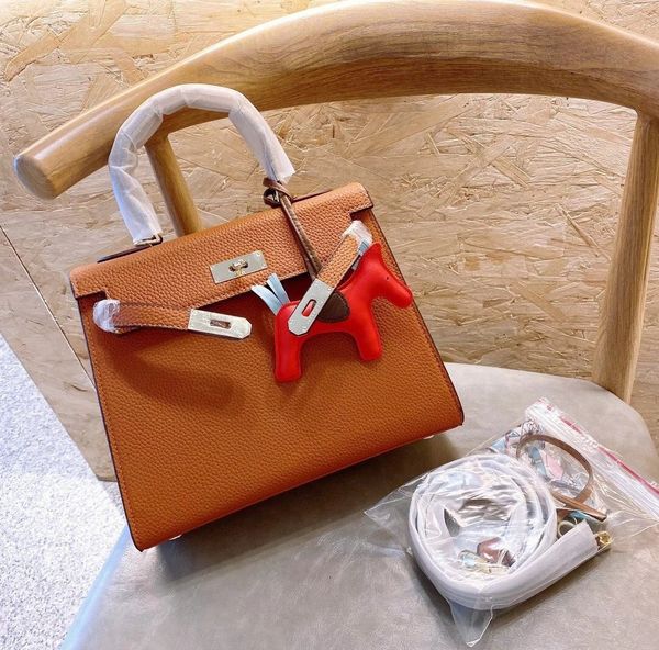 women luxurys designers bags 2021 tote crossbody fashion leather ochette shoulder prettyplus flower classic -l5210, Red;black
women luxurys designers bags 2021 tote crossbody fashion leather ochette shoulder prettyplus flower classic -l5210, Red;black
