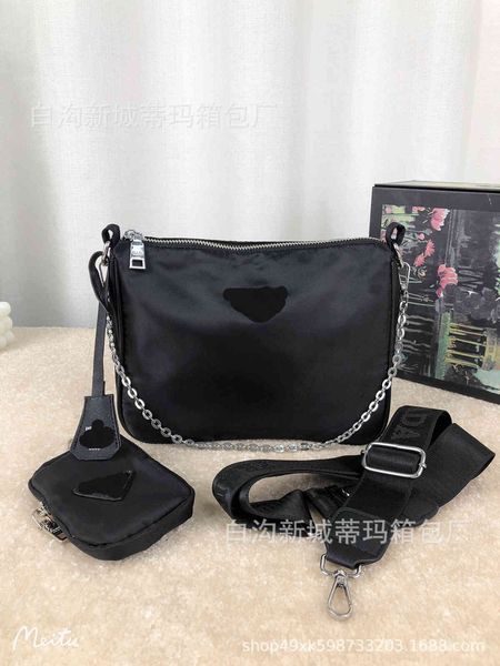 bag female new broadband bag small black fashion chain single shoulder messenger purse sale
bag female new broadband bag small black fashion chain single shoulder messenger purse sale