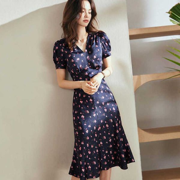 2021 summer v-neck small fashion temperament slim long skirt floral drs women's wear, Black
2021 summer v-neck small fashion temperament slim long skirt floral drs women's wear, Black