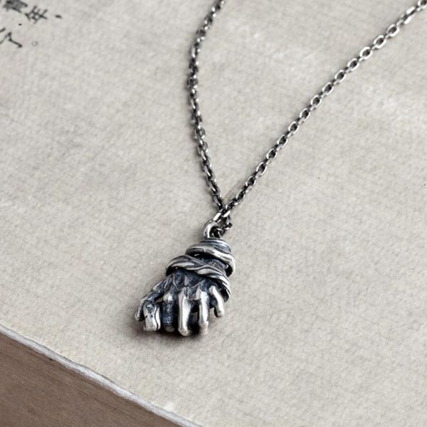 retro gothic snake hand pendant domineering men's silver plated necklace trend street hip hop nightclub party jewelry necklaces
retro gothic snake hand pendant domineering men's silver plated necklace trend street hip hop nightclub party jewelry necklaces