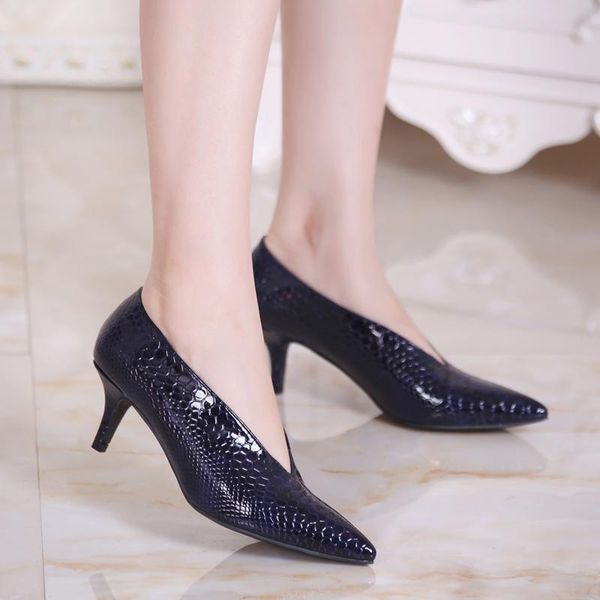 dress shoes snake pattern patent leather pointed toe grandma fine heel v mouth single women slip-on big yards high-heeled, Black
dress shoes snake pattern patent leather pointed toe grandma fine heel v mouth single women slip-on big yards high-heeled, Black