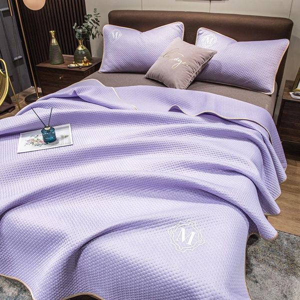 comforters & sets 2021 cool feeling silk summer quilt tencel naked sleeping thin air-conditioning
comforters & sets 2021 cool feeling silk summer quilt tencel naked sleeping thin air-conditioning