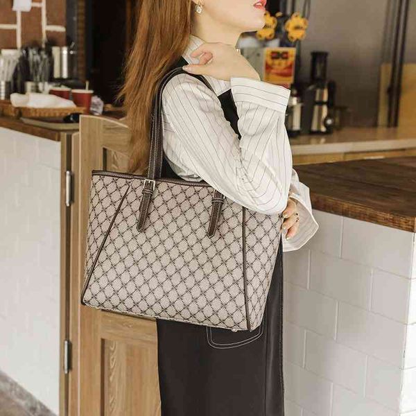 80% off milan soft leather bag new women's fashion versatile one shoulder portable bucket large capacity tote bag handbags
80% off milan soft leather bag new women's fashion versatile one shoulder portable bucket large capacity tote bag handbags