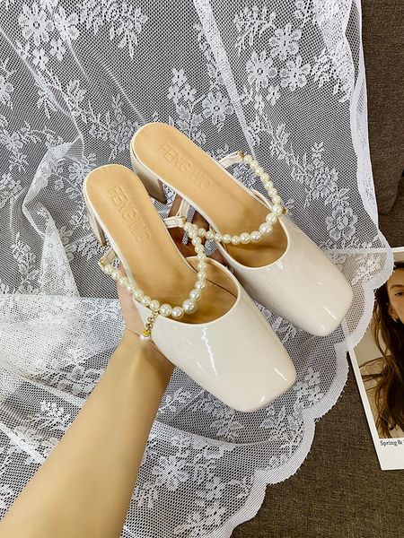 slippers female shoes women summer med slides cover toe fashion square heel string bead 2021 flat luxury block pu rome fabric ho, Black
slippers female shoes women summer med slides cover toe fashion square heel string bead 2021 flat luxury block pu rome fabric ho, Black