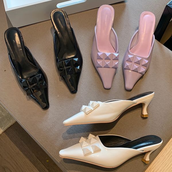 2021 women slippers thin low heels elegant slip on mules slippers shoes for woman pointed toe heel slides female casual shoes, Black
2021 women slippers thin low heels elegant slip on mules slippers shoes for woman pointed toe heel slides female casual shoes, Black
