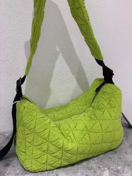 evening bags arrival winter cotton quilted elastic fabric women handbag cross softness unique design comfortable bag
evening bags arrival winter cotton quilted elastic fabric women handbag cross softness unique design comfortable bag