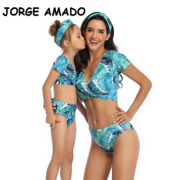 summer family matching swimsuit 2-pcs sets deep v-neck bikini floral swimming trunks mother daughter e 210610, Blue
summer family matching swimsuit 2-pcs sets deep v-neck bikini floral swimming trunks mother daughter e 210610, Blue