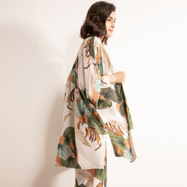 2021 new ladies pajamas set banana leaves printing women comfort loose homewear large size femme sleepwaear 3 pieces set pijamas, Black;red
2021 new ladies pajamas set banana leaves printing women comfort loose homewear large size femme sleepwaear 3 pieces set pijamas, Black;red