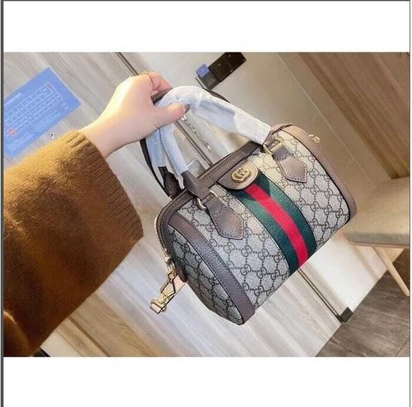 2021 fashion shoulder bags for women leather handbag crossbody bag messenger famous brands designer handbags flower printing wallets purse 0, Red;black
2021 fashion shoulder bags for women leather handbag crossbody bag messenger famous brands designer handbags flower printing wallets purse 0, Red;black