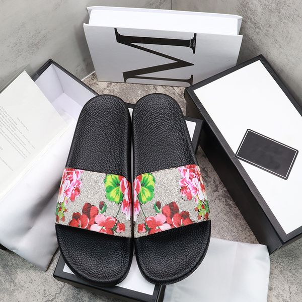 new men luxury sneaker slippers fashion home designer shoes women flip flops outdoor beach sandal letters slides, Black
new men luxury sneaker slippers fashion home designer shoes women flip flops outdoor beach sandal letters slides, Black