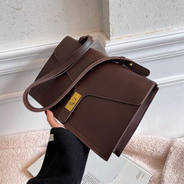 evening bags vintage elegant female square tote bag 2021 fashion pu leather women's handbag travel shoulder messenger
evening bags vintage elegant female square tote bag 2021 fashion pu leather women's handbag travel shoulder messenger