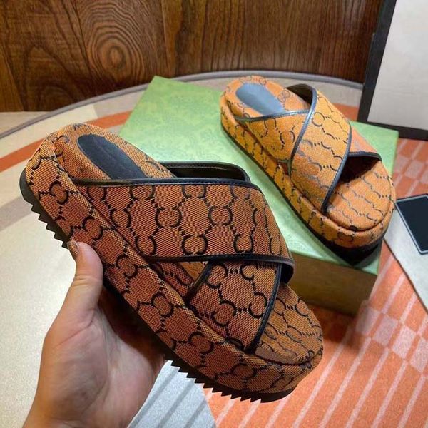luxury flat sandals design embroidery black thick soled slippers shallow beach leisure indoor complete set of accessories 35-41shoe008 3-3
luxury flat sandals design embroidery black thick soled slippers shallow beach leisure indoor complete set of accessories 35-41shoe008 3-3