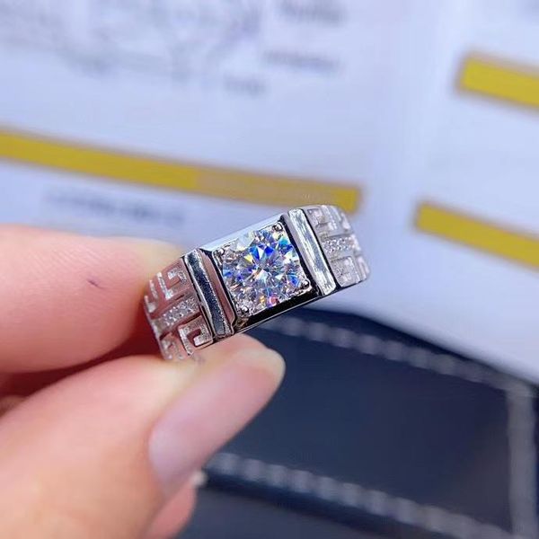 cluster rings 2021 exquisite sparkling 1 ct moissanite ring for men 925 sterling silver birthday gift shiny better than diamond strong power, Golden;silver
cluster rings 2021 exquisite sparkling 1 ct moissanite ring for men 925 sterling silver birthday gift shiny better than diamond strong power, Golden;silver