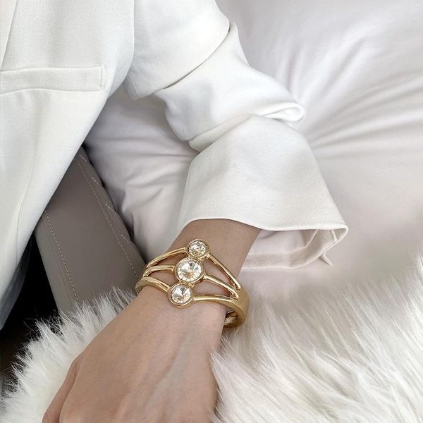 bangle ornapeadia selling fashion bracelet personality exaggerated three-layer hollow inlaid crystal gold-plated, Black
bangle ornapeadia selling fashion bracelet personality exaggerated three-layer hollow inlaid crystal gold-plated, Black