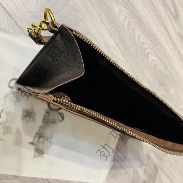 designer 2021 co men's and women's hand large capacity envelope clip style printed bag xnw7
designer 2021 co men's and women's hand large capacity envelope clip style printed bag xnw7