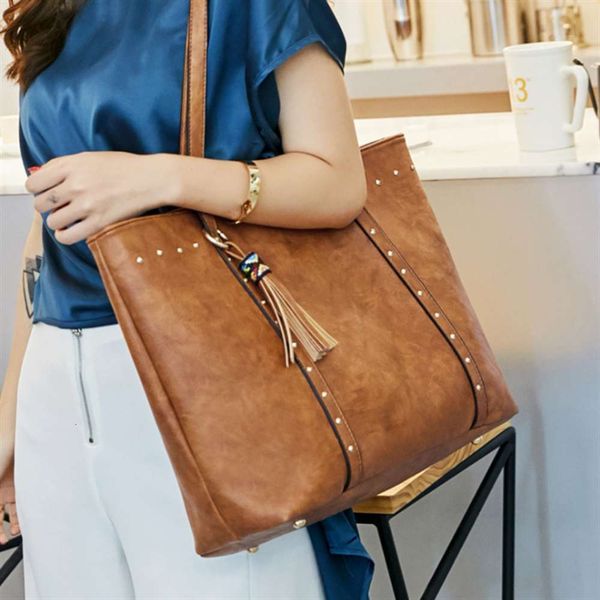 women's shoulder bags female big capacity ladi quality pu leather solid color all-match
women's shoulder bags female big capacity ladi quality pu leather solid color all-match