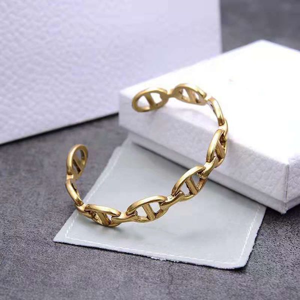 design jewelry 2021 new fashion bracelet women's net red high version classic ring women 16ph, Black
design jewelry 2021 new fashion bracelet women's net red high version classic ring women 16ph, Black