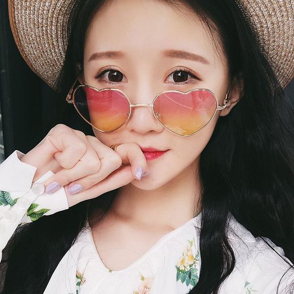 summer sunglasses women brand designer men modern style pink red heart sun glasses light weight, White;black
summer sunglasses women brand designer men modern style pink red heart sun glasses light weight, White;black