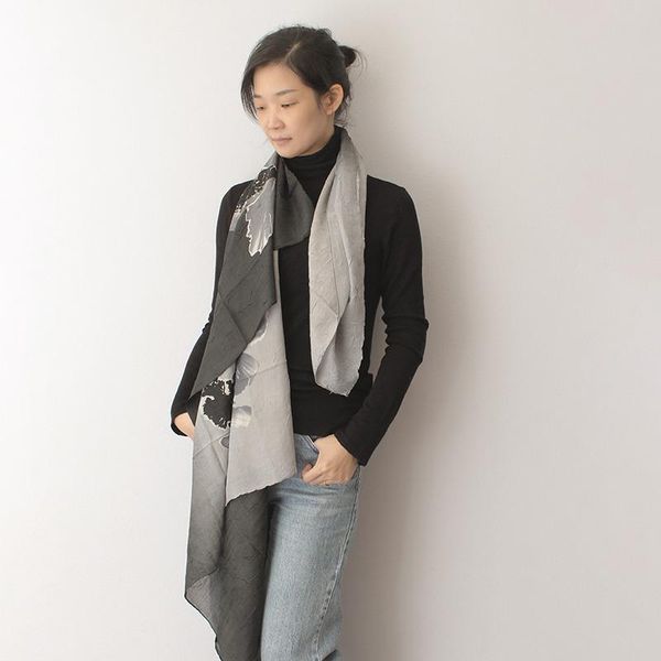 scarves women silk scarf black grey color gradient floral print head fashion lady thin light shawl beach cover up luxury quality, Blue;gray
scarves women silk scarf black grey color gradient floral print head fashion lady thin light shawl beach cover up luxury quality, Blue;gray