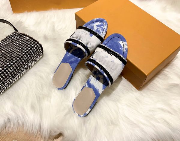 stylish women slippers casual beach outdoor portable with designer size 35-41 654134, Black
stylish women slippers casual beach outdoor portable with designer size 35-41 654134, Black