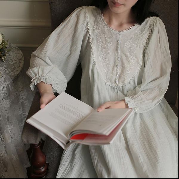 princess nightgown pyjamas sleepwear.lady royal women sleepwear embroidered flowers long nightdress lolita loungewear nightwear, Black;red
princess nightgown pyjamas sleepwear.lady royal women sleepwear embroidered flowers long nightdress lolita loungewear nightwear, Black;red