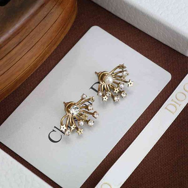 luxury designer fashion earrings red fengdi asymmetric jewelry net female d back family hanging diamond pearl, Red;brown
luxury designer fashion earrings red fengdi asymmetric jewelry net female d back family hanging diamond pearl, Red;brown