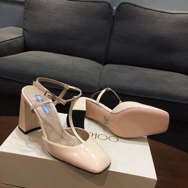 2021 good quality fashion women luxurys designers shoes designer sandals womens luxury high heels sandal dress shoess with box size 35-41 -h, Black
2021 good quality fashion women luxurys designers shoes designer sandals womens luxury high heels sandal dress shoess with box size 35-41 -h, Black