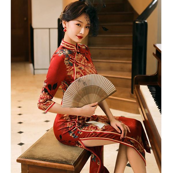 high-end silk red runway cheongsam winter temperament of restoring ancient ways the long sleeved conference in 2021 ethnic clothing
high-end silk red runway cheongsam winter temperament of restoring ancient ways the long sleeved conference in 2021 ethnic clothing