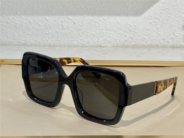 21 new trendy fashion sunglasses with high-grade plate with metal square frame trend fashion style bee series comes with case, White;black
21 new trendy fashion sunglasses with high-grade plate with metal square frame trend fashion style bee series comes with case, White;black