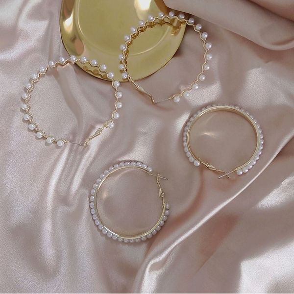 s925 silver needle hoop earrings personality pearl circle huggie earring exaggerated atmosphere wild temperament fashion round ear hooks jew, Golden;silver
s925 silver needle hoop earrings personality pearl circle huggie earring exaggerated atmosphere wild temperament fashion round ear hooks jew, Golden;silver