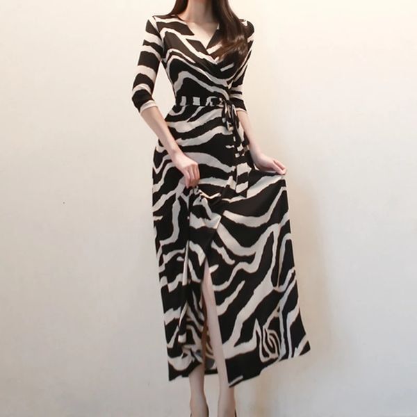 casual dresses korean temperament v-neck retro lace-up waist printed fashion wrap dress 18vu, Black;gray
casual dresses korean temperament v-neck retro lace-up waist printed fashion wrap dress 18vu, Black;gray