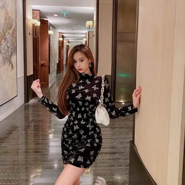 2021 long sleeve veet butterfly tight dress high neck short pleated hip wrap skirt autumn and winter, Black;gray
2021 long sleeve veet butterfly tight dress high neck short pleated hip wrap skirt autumn and winter, Black;gray