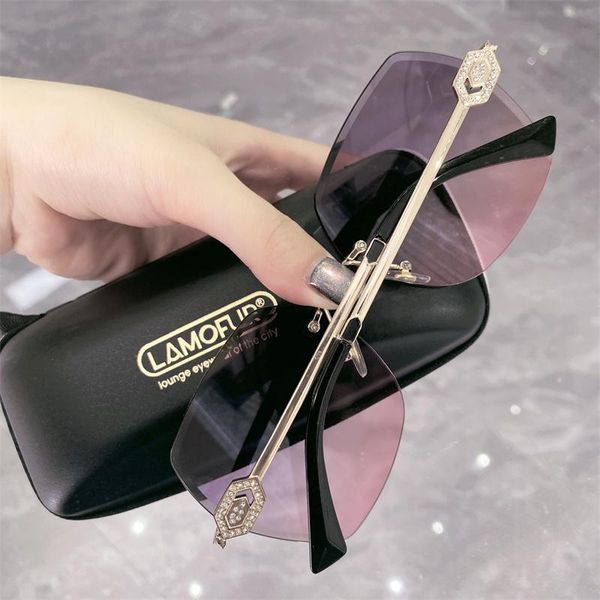 sunglasses lamofur polygonal women 2021 trend fashion eyewear accessories apparel 50265, White;black
sunglasses lamofur polygonal women 2021 trend fashion eyewear accessories apparel 50265, White;black