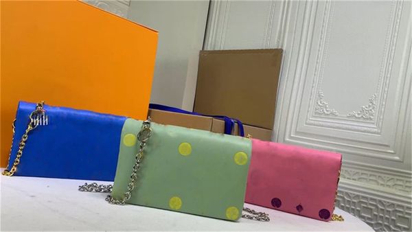 designer luxury pochette coussin pink purple leathe shoulder bag crossbody bag size: 20 x 14 x 8cm new
designer luxury pochette coussin pink purple leathe shoulder bag crossbody bag size: 20 x 14 x 8cm new