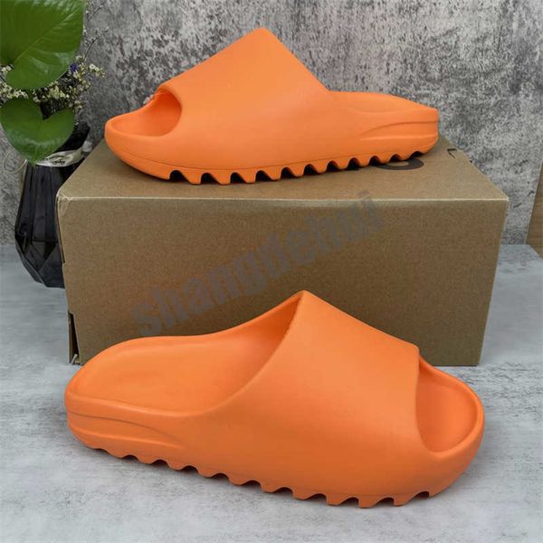 2021 slides men women sandals slippers core bone earth brown pure desert sand foam runner triple white black outdoor
2021 slides men women sandals slippers core bone earth brown pure desert sand foam runner triple white black outdoor
