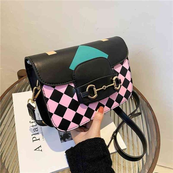 2022 latest luggage factory wholesale contrast color light clasp ni ni's same saddle bag women's one shoulder messenger bag
2022 latest luggage factory wholesale contrast color light clasp ni ni's same saddle bag women's one shoulder messenger bag
