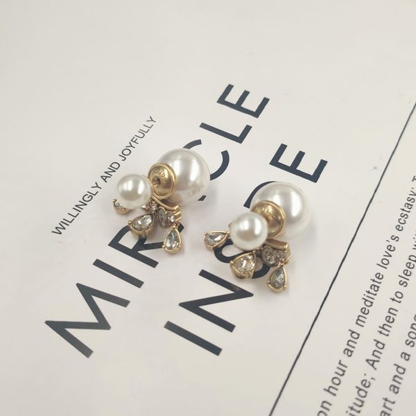 2021 new designer family japan and south korea small fragrance pearl earrings femininity personality pendant diamond silver needle, Golden
2021 new designer family japan and south korea small fragrance pearl earrings femininity personality pendant diamond silver needle, Golden