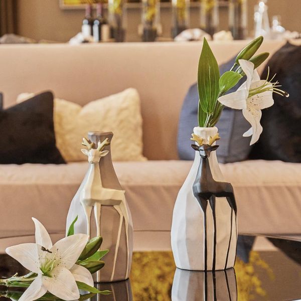 nordic style origami deer modern small resin vase artificial flower home decoration accessories tv vases
nordic style origami deer modern small resin vase artificial flower home decoration accessories tv vases