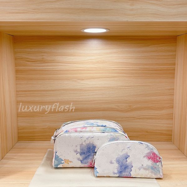 2pcs latest cosmetic bag white rendering classic color 2021 large capacity durable portable handbag luxurys designers double zipper bags whi
2pcs latest cosmetic bag white rendering classic color 2021 large capacity durable portable handbag luxurys designers double zipper bags whi