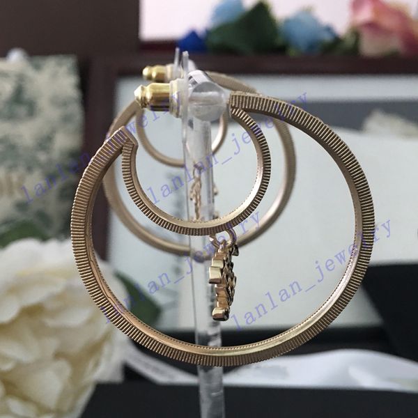 2021 stud moon ring hoop earrings 925 silver needle classic double letter logo with box l0-c25, Golden;silver
2021 stud moon ring hoop earrings 925 silver needle classic double letter logo with box l0-c25, Golden;silver