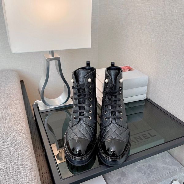 designer casual women's shoes luxury and comfortable autumn and winter fashion brand martin boots, Red;white
designer casual women's shoes luxury and comfortable autumn and winter fashion brand martin boots, Red;white
