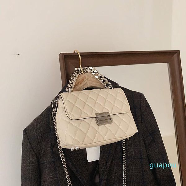 evening bags women's silver chain messenger bag brand design fashion threaded flip style shoulder handbag pu
evening bags women's silver chain messenger bag brand design fashion threaded flip style shoulder handbag pu
