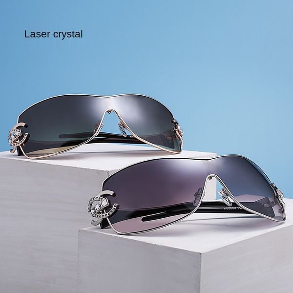 fashion luxury version diamond-studded sunglasses trendy metal glasses ladies sunshade one-piece frame goggles large arc delivery box, White;black
fashion luxury version diamond-studded sunglasses trendy metal glasses ladies sunshade one-piece frame goggles large arc delivery box, White;black