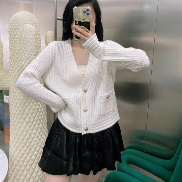 women's knits & tees women sweater 2021 fall and winter slim metal buttons v-neck single-breasted white cardigan long-sleeved jacket
women's knits & tees women sweater 2021 fall and winter slim metal buttons v-neck single-breasted white cardigan long-sleeved jacket