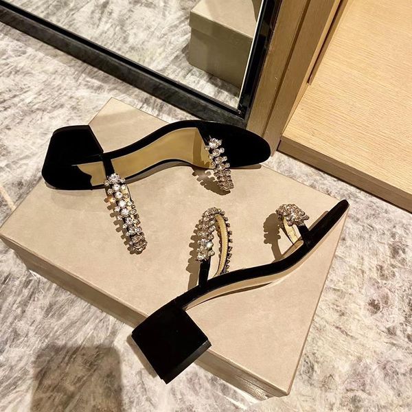 sandals slippers for women to wear in the summer of 2021. open-toed rhinestones are wild and thick with black fairy wind.
sandals slippers for women to wear in the summer of 2021. open-toed rhinestones are wild and thick with black fairy wind.